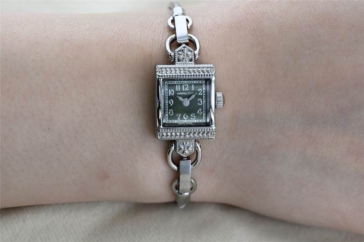 Hamilton American Classic Lady Hamilton Necklace H31271160 15mm x 19mm 2025