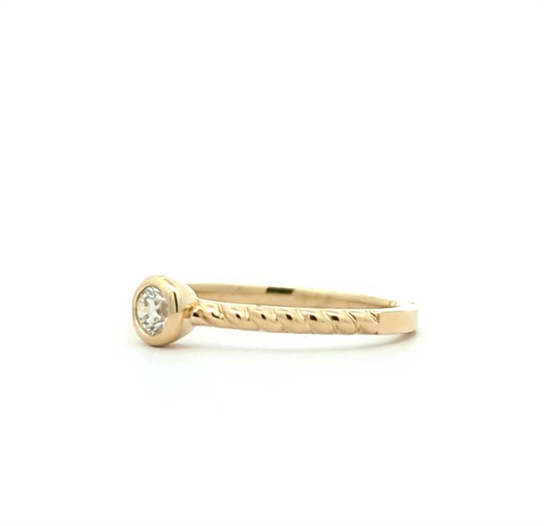 14KT Yellow Gold 0.16ctw Diamond Ring