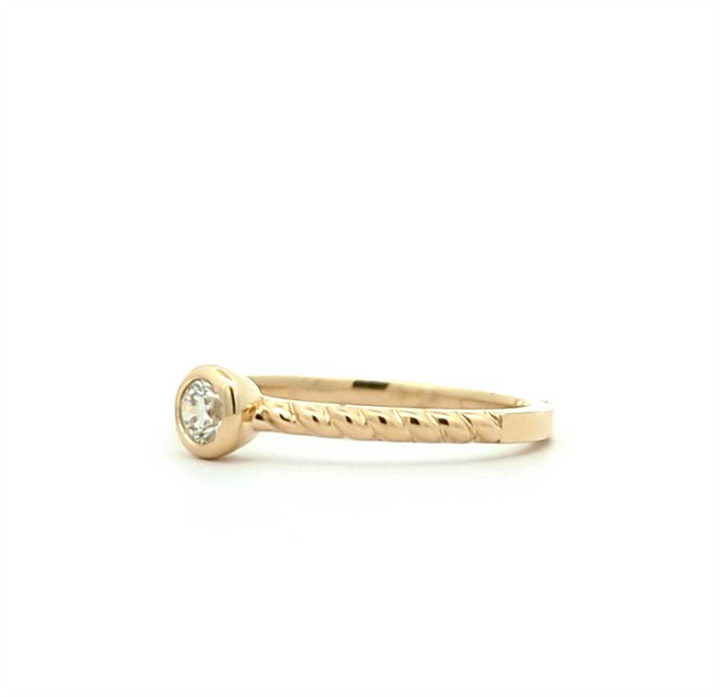 14KT Yellow Gold 0.16ctw Diamond Ring