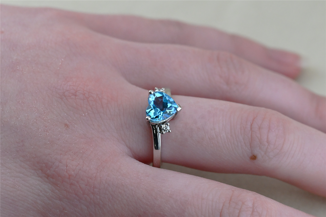 14K White Gold Blue Topaz Diamond Estate Ring