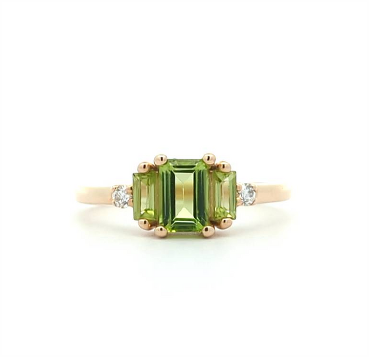 10KT Yellow Gold Genuine Peridot and 0.06ctw Canadian Diamond Ring