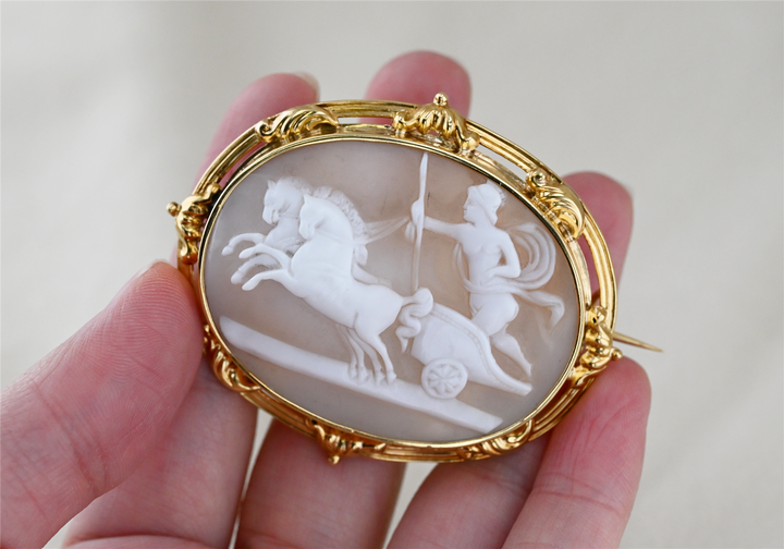 18K Yellow Gold Hand Carved Cameo Brooch/Pendant