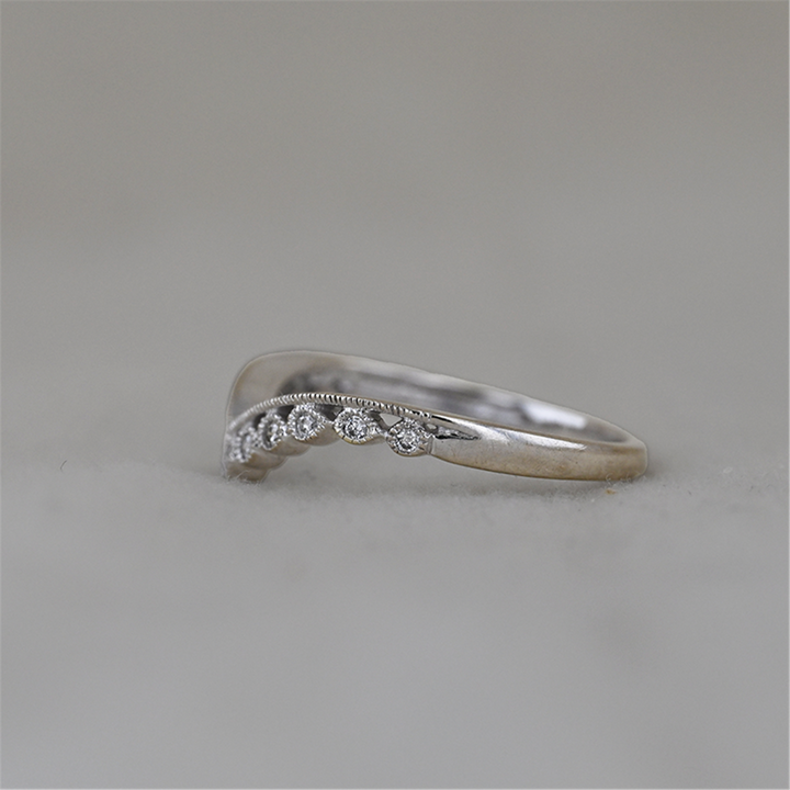 10K White Gold 0.10ctw Diamond Estate V Ring