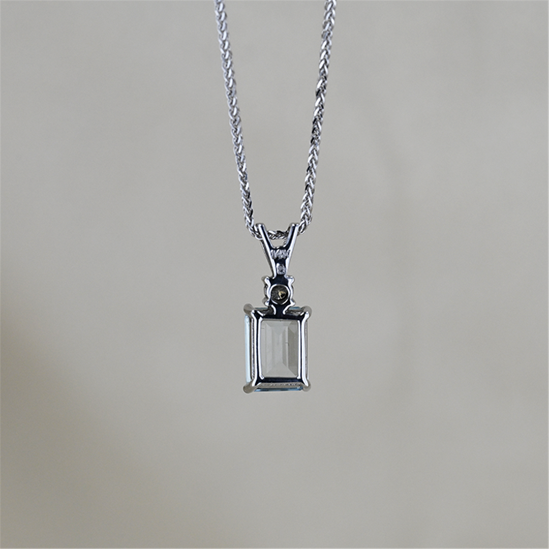 14KT White Gold Aquamarine 0.08ctw Diamond 18" Estate Necklace