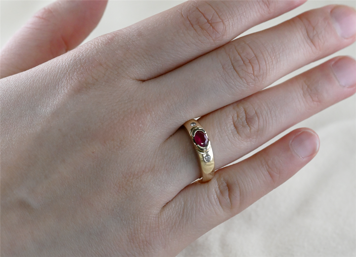 10K Yellow Gold Ruby Diamond Estate Ring