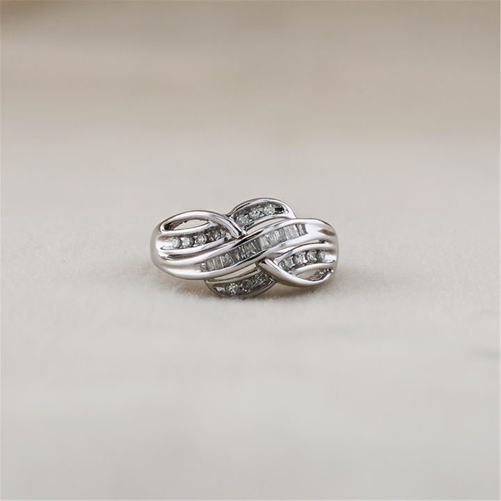 10K White Gold 0.29ctw Diamond Estate Ring