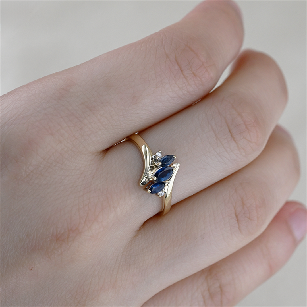 10K Yellow Gold Sapphire Diamond Estate Ring