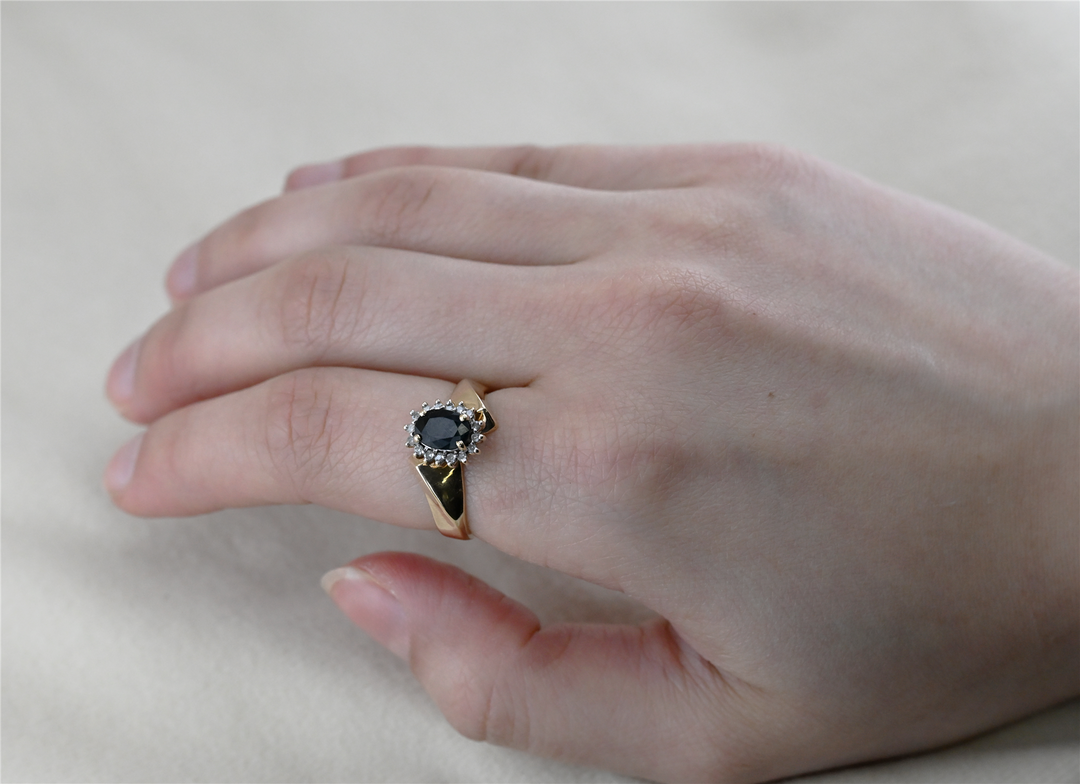 14K Blue Sapphire Diamond Estate Ring