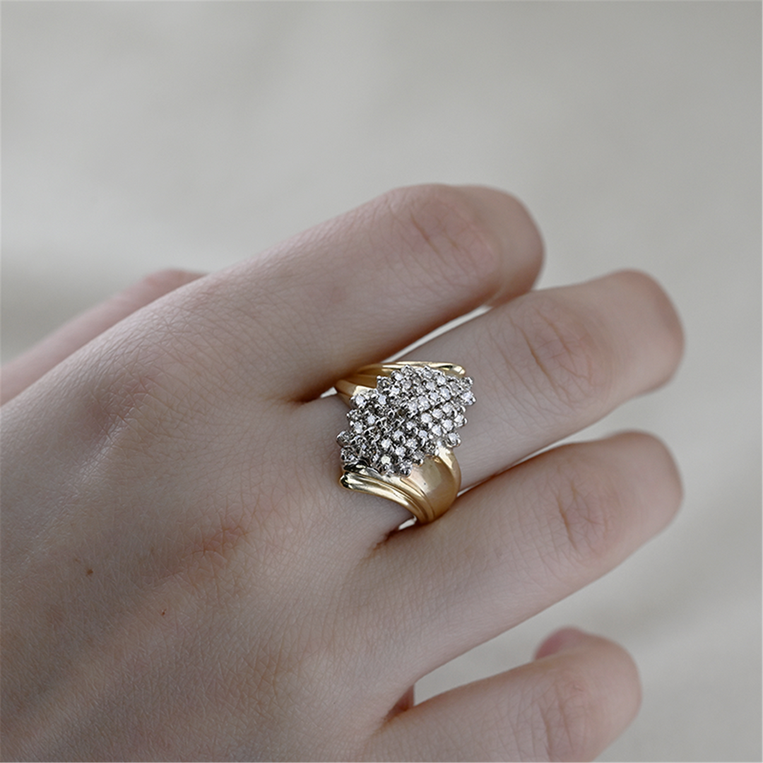 10K Yellow Gold 1.00ctw Diamond Cluster Ring
