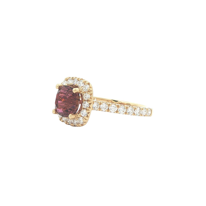 18KT Yellow Gold Pink Tourmaline 0.70ctw Diamond Ring