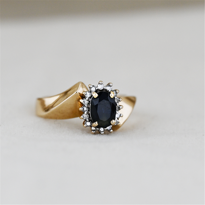 14K Blue Sapphire Diamond Estate Ring