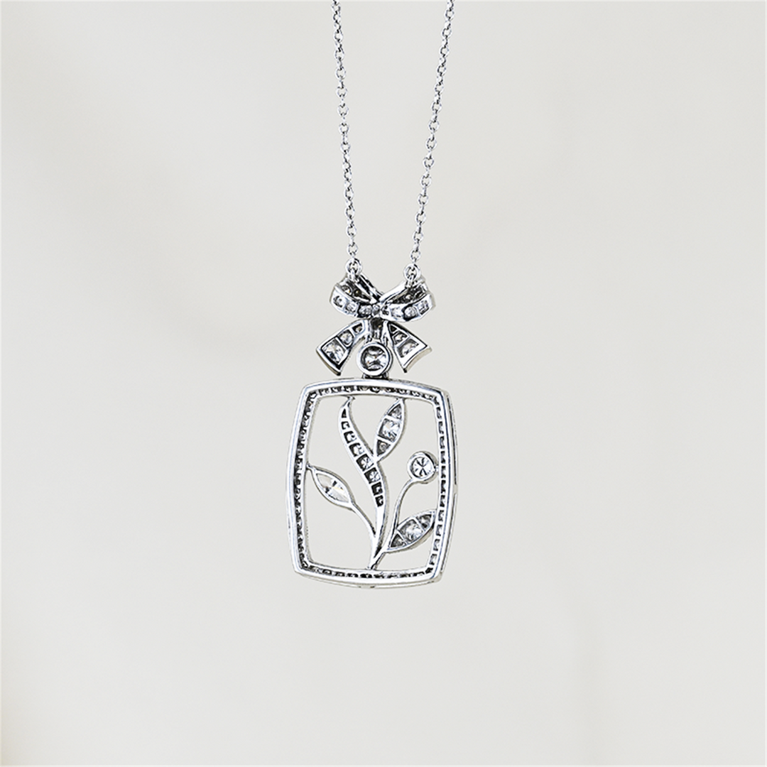 Platinum Floral 0.82ctw Diamond 16" Necklace