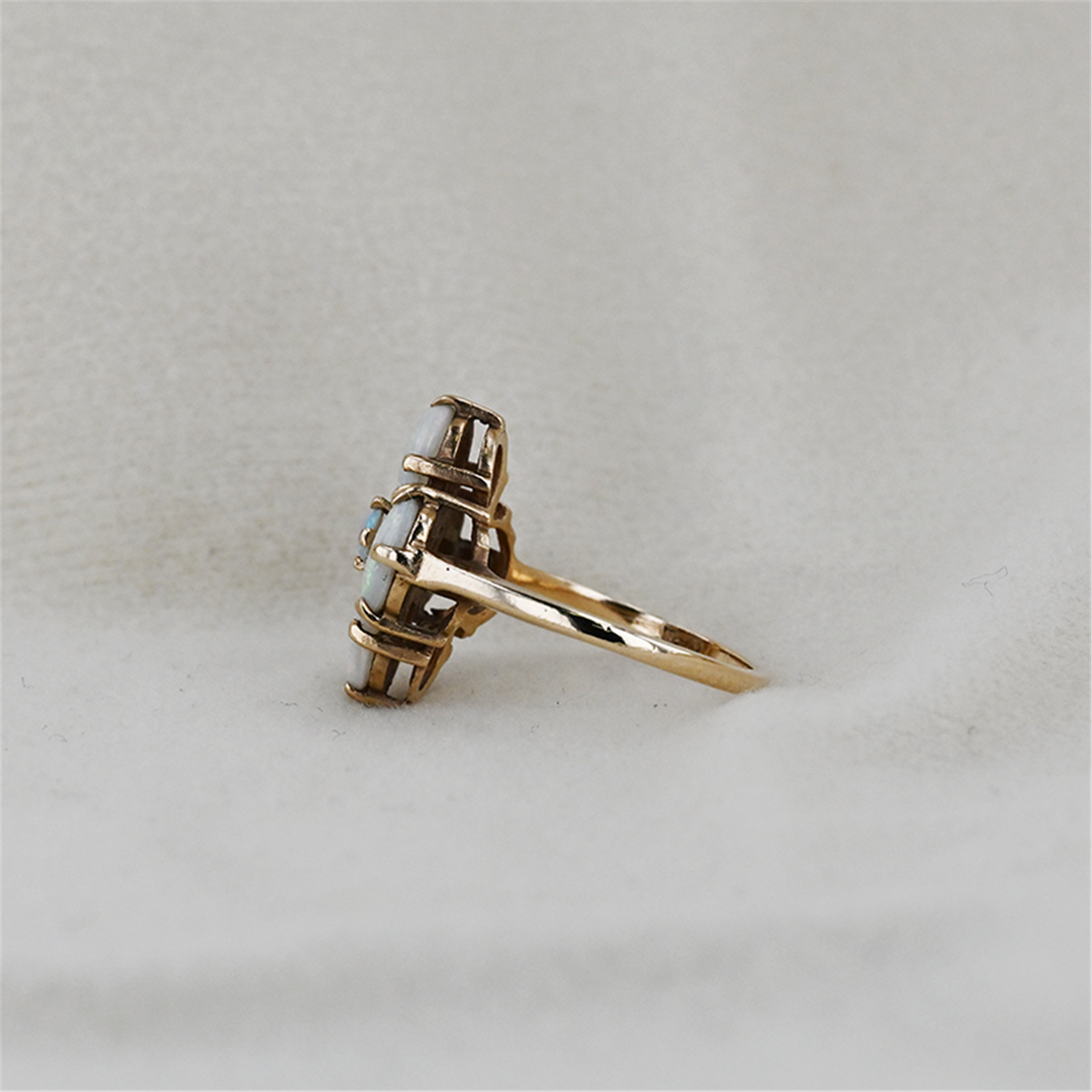 10K Yellow Gold Opal Vintage Estate Ring