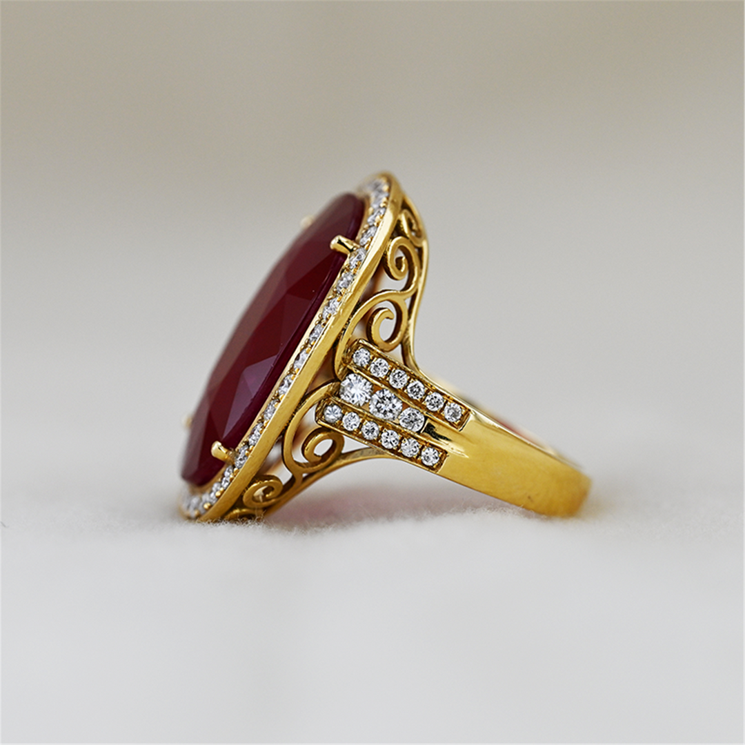 18KT Yellow Gold Ruby Diamond Estate Ring