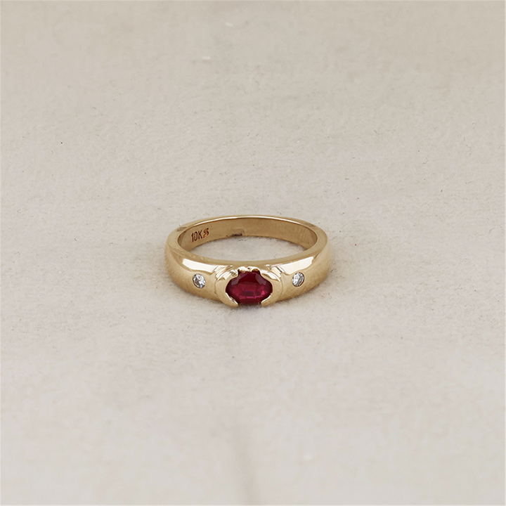 10K Yellow Gold Ruby Diamond Estate Ring